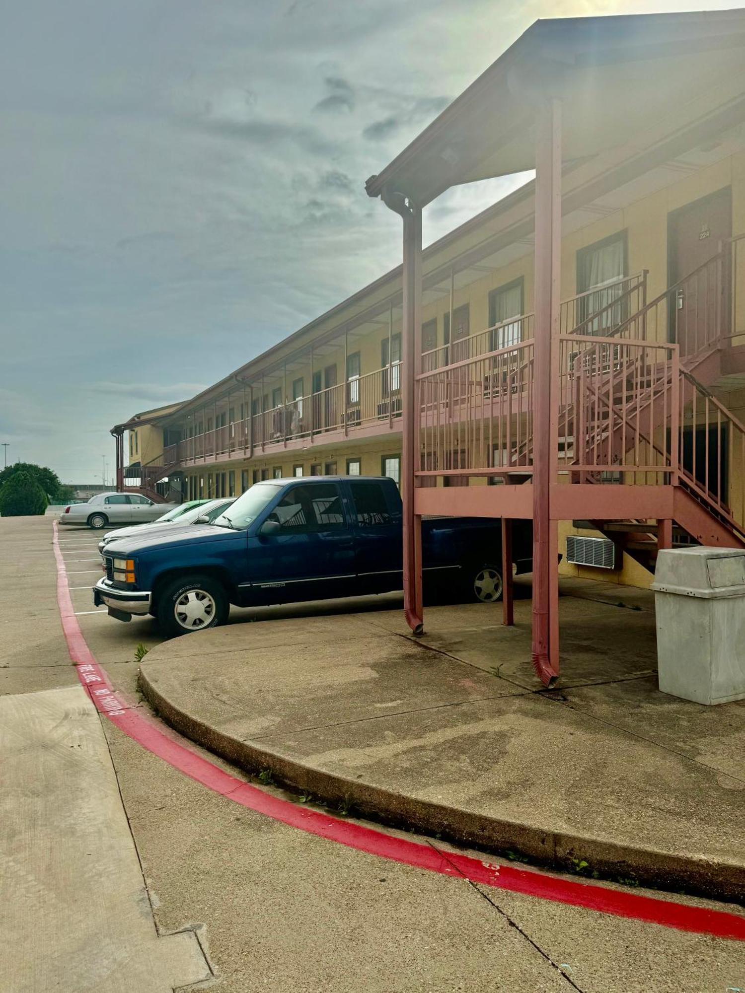Seagoville Inn Bagian luar foto